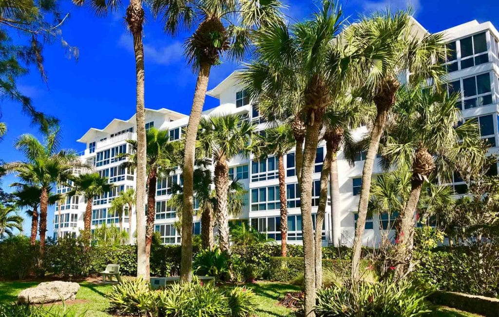 Royal Palm Club Condos For Sale Luxury Condos in Moorings Naples FL.