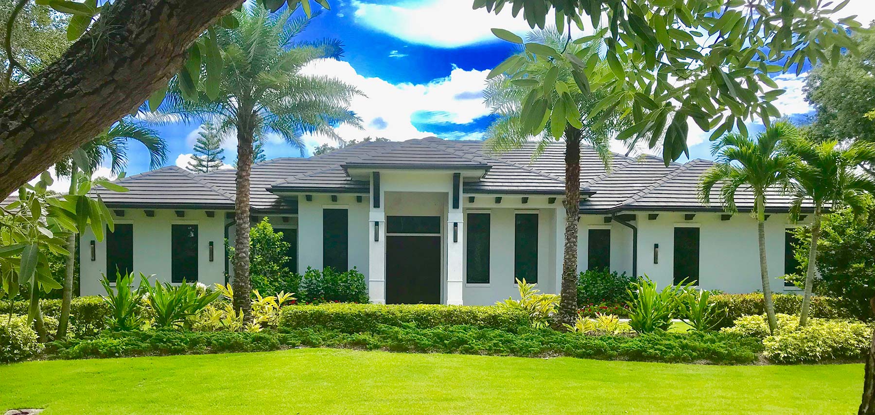 Oakmont at Pelican Bay Homes For Sale Homes in Naples FL.