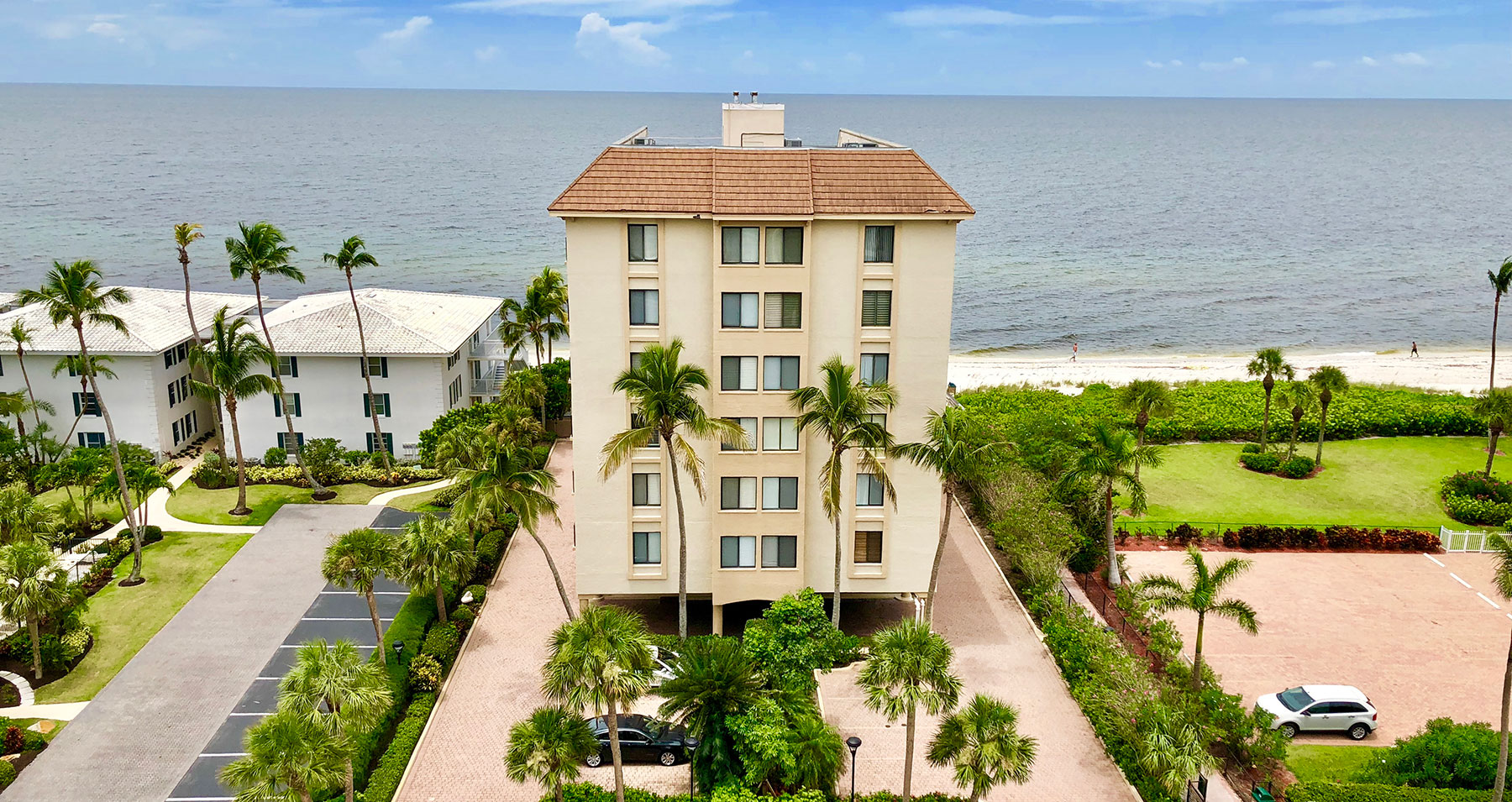 Mansions Condos For Sale - Luxury Condos in Vanderbilt Beach Naples FL.