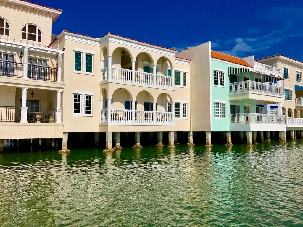 Park Shore Villas For Sale Luxury Villas in Park Shore Naples FL.