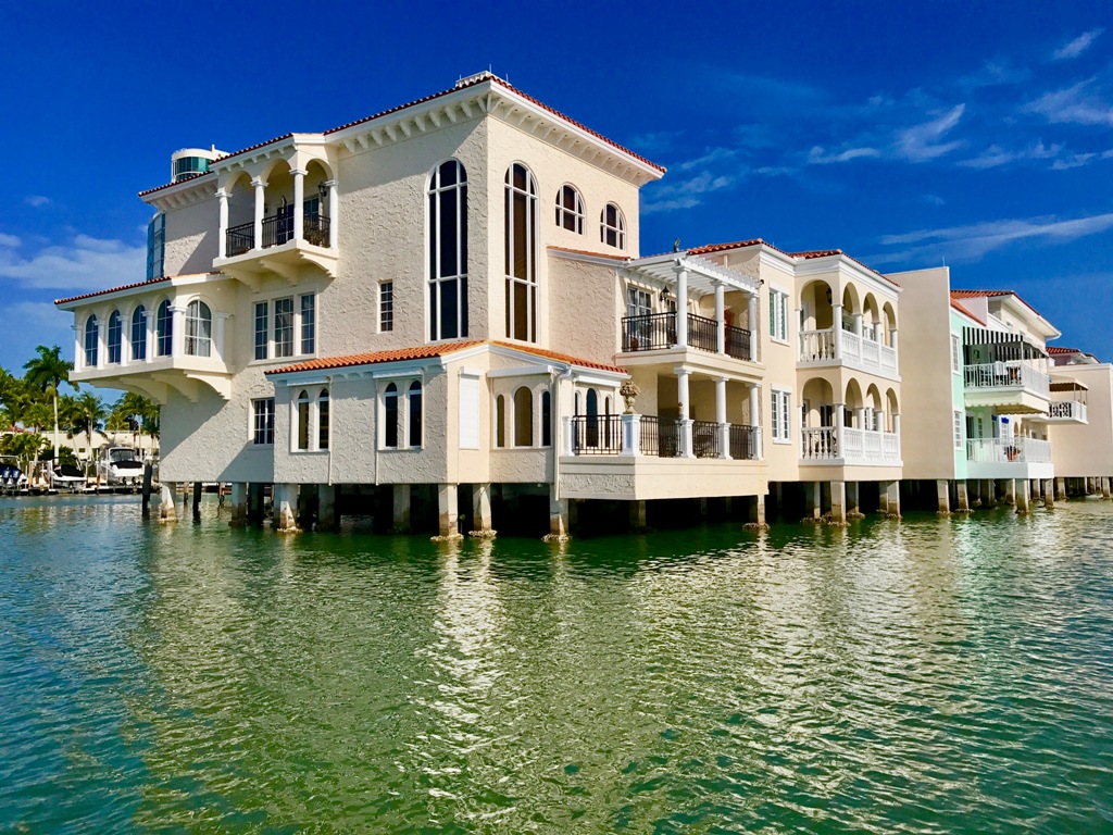 Park Shore Villas For Sale Luxury Villas in Park Shore Naples FL.