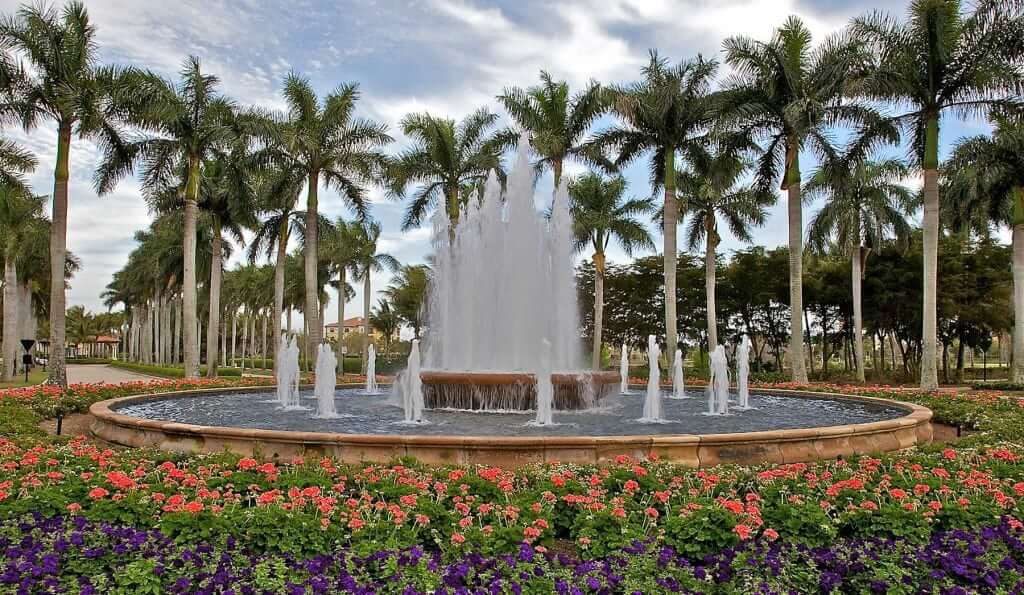Tiburon fountain in Naples, Florida