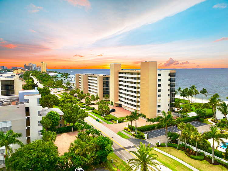 Bayshores Vanderbilt Beach